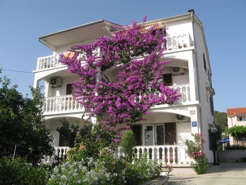 Apartments By The Sea Barbat, Rab - 17620 Barbat na Rabu Dış mekan fotoğraf